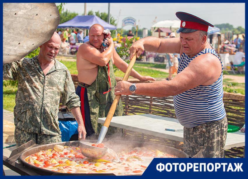 Гости гастрофестиваля в Ростовской области съели тысячу литров ухи
