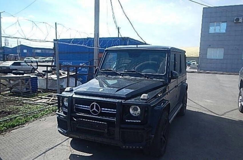 Комедию с переездом в Ростовскую область разыграл хозяин авто Mercedes-Benz из Абхазии