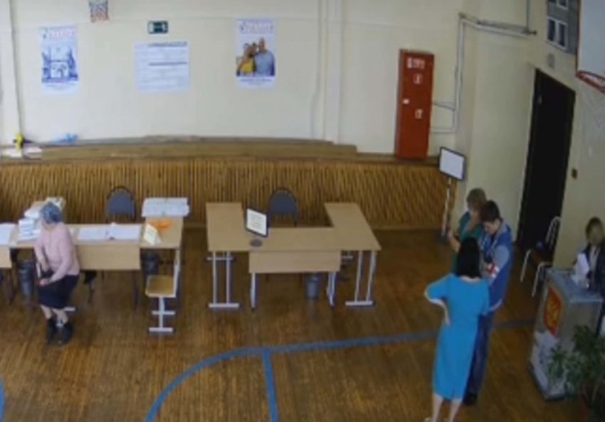 Участники резонансного вброса бюллетеней на выборах в Госдуму оказались на скамье подсудимых в Ростове