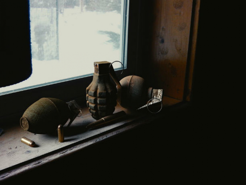 Мужчина с гранатой бродил по привокзальной площади Таганрога