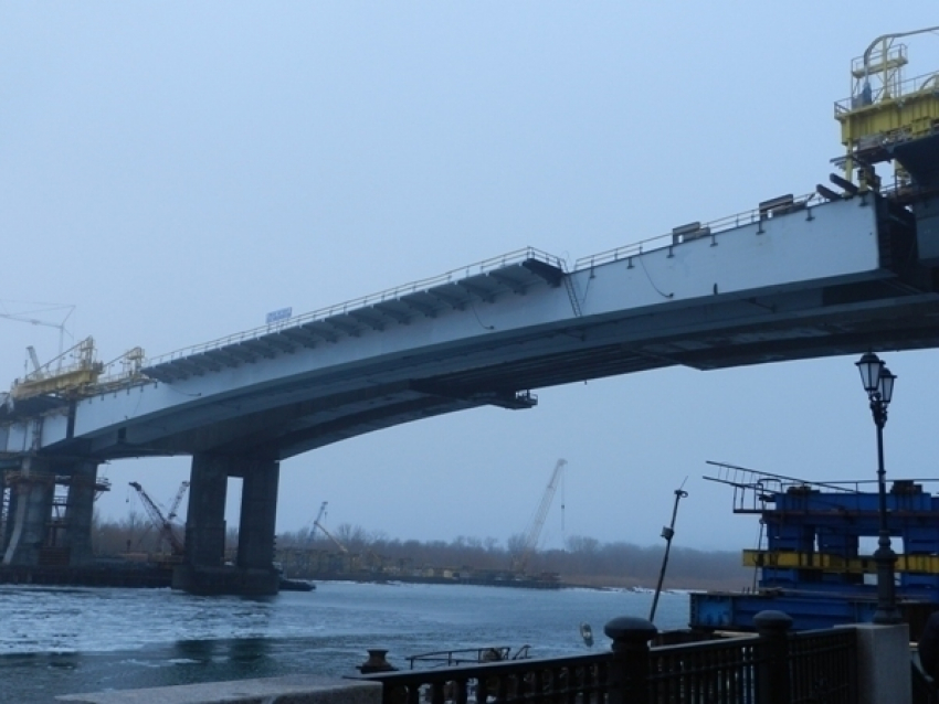 В Ростове движение под Ворошиловским мостом закроют до конца апреля 2015 года