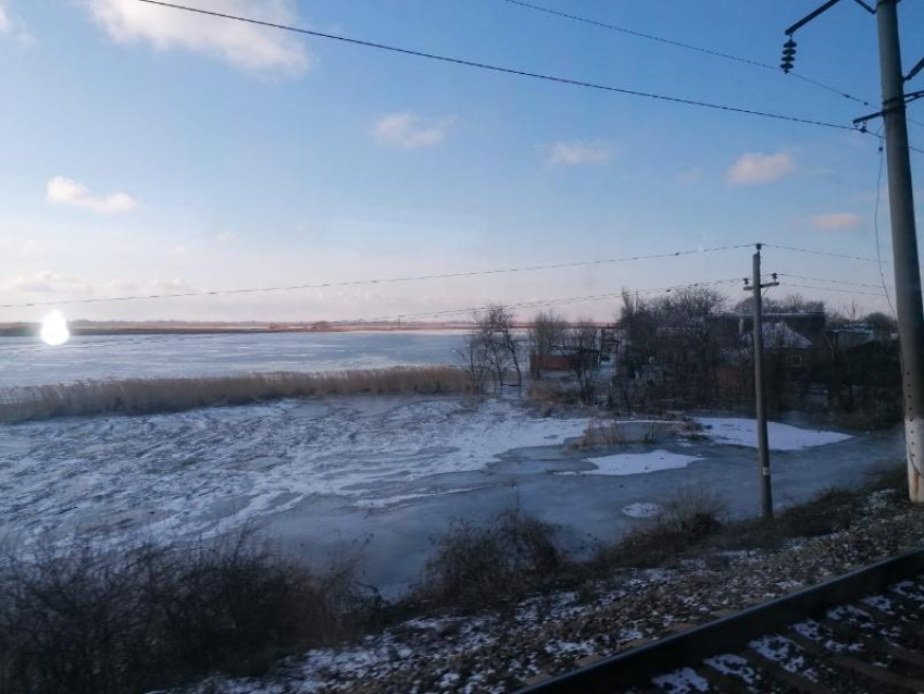 Уровень воды в реке Дон достиг опасных отметок из-за ветра