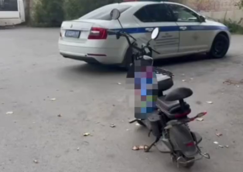 Пьяный лихач гонял по Белокалитвинскому району на электроскутере без прав и номеров