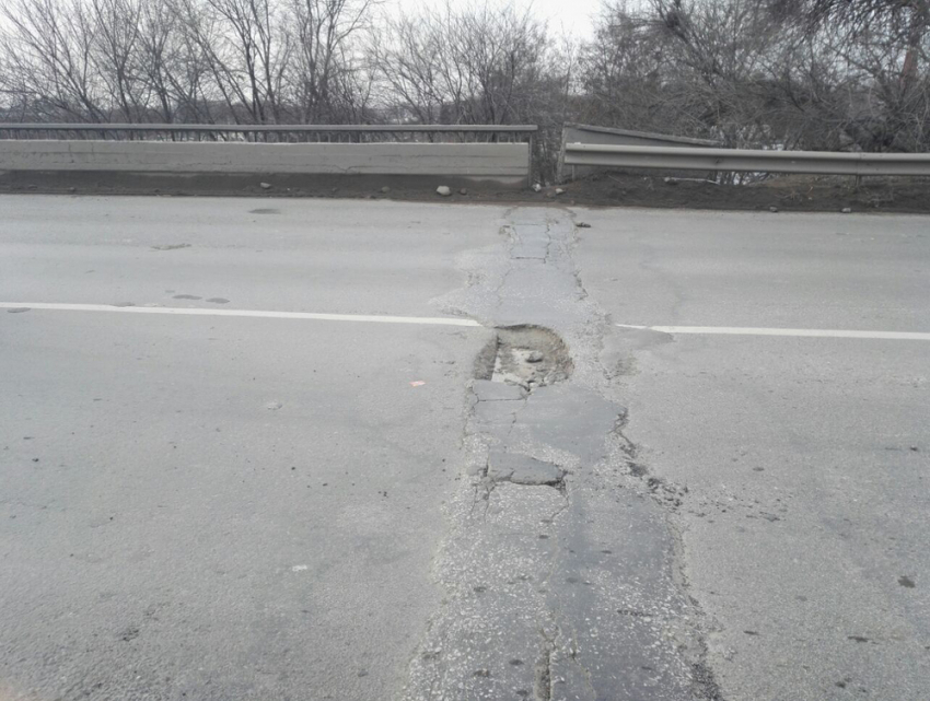 Ростовчан возмутил некачественный ремонт на мосту Малиновского