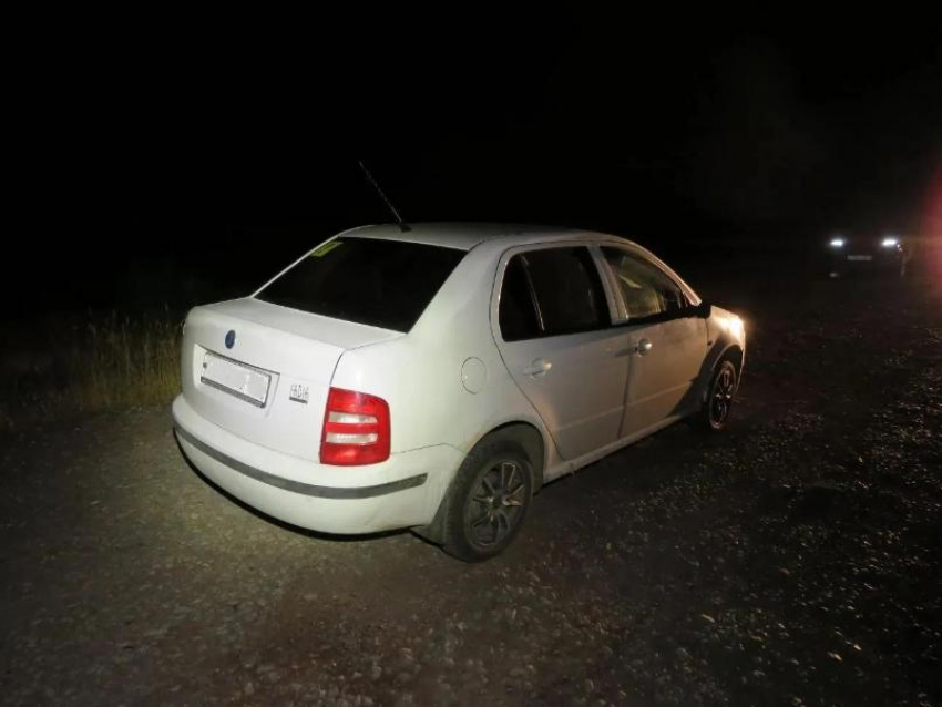 Ни такси, ни бензина: дончанин угнал чужую Skoda и не доехал из-за пустого бака