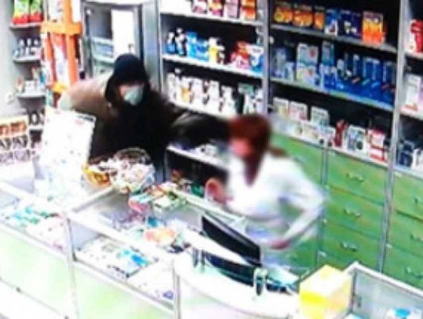 Разбойное нападение с гранатой на аптеку в Ростове совершил мужчина
