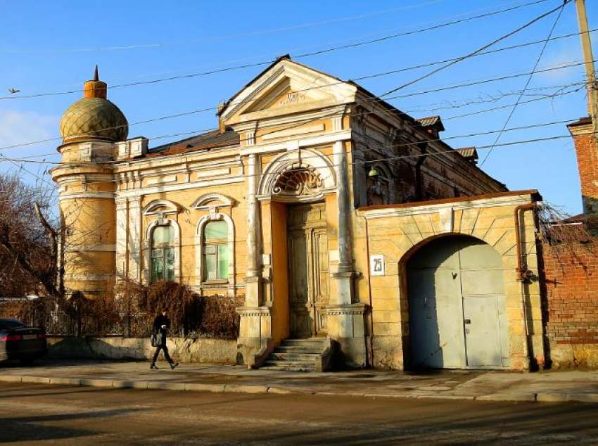 Старинный нахичеванский особняк в Ростове-на-Дону выставила на продажу за 24 млн рублей