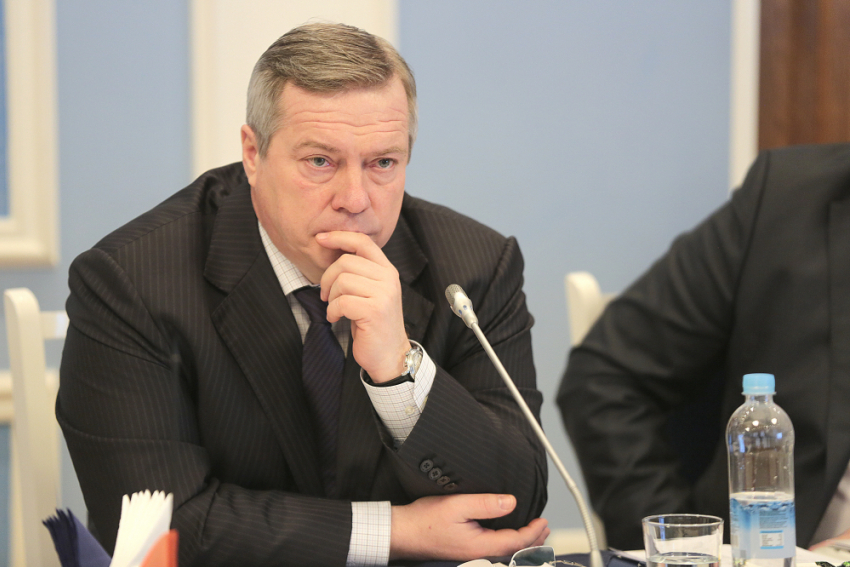 Василий Голубев проиграл в борьбе за звание «Губернатор года»