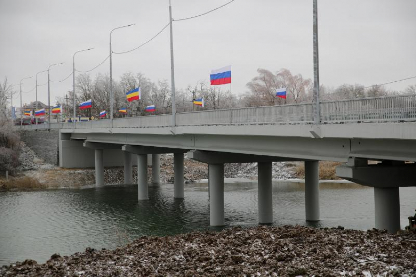 В Ростове открыли мост через Ростовское море