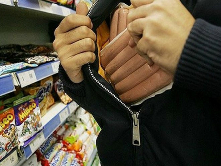 Очень внимательная продавщица помогла поймать двух голодных грабителей под Ростовом