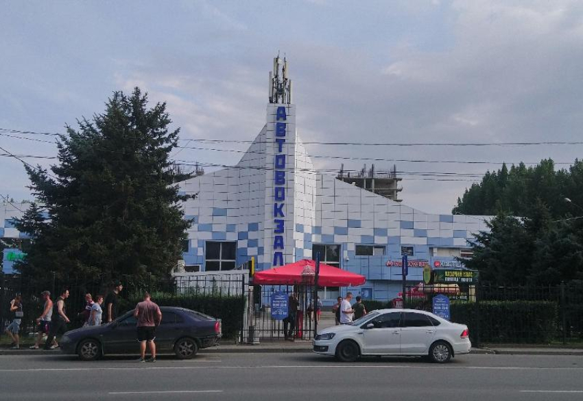 У пригородного автовокзала на Шолохова в Ростове сменился владелец