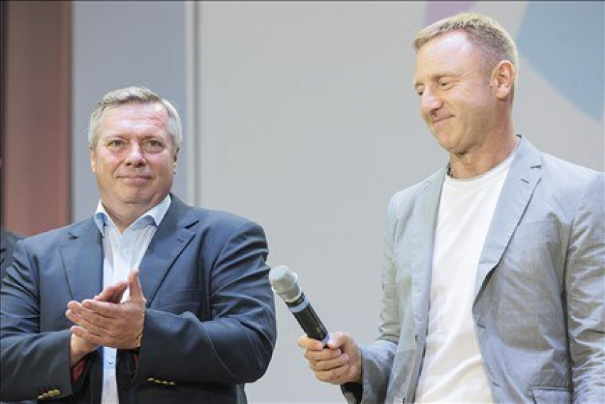 Василий Голубев поблагодарил  участников студенческого забега