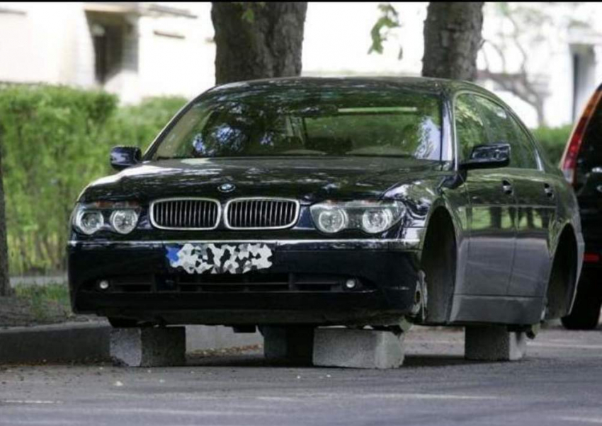 В Ростове задержали вора автомобильных колес