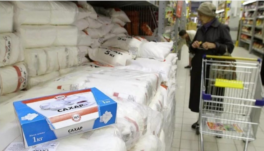 В Ростовской области цены на сахар продержатся до июня, на подсолнечное масло — до октября