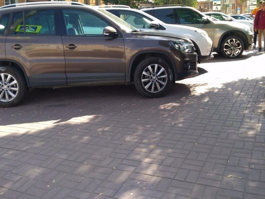 У силовиков Ростова, оказалось, имеются свои мифические правила парковки 