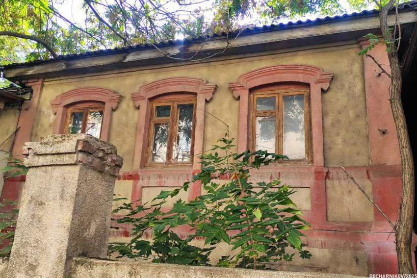 В центре Ростова сносят особняк конца XIX века в переулке Островского