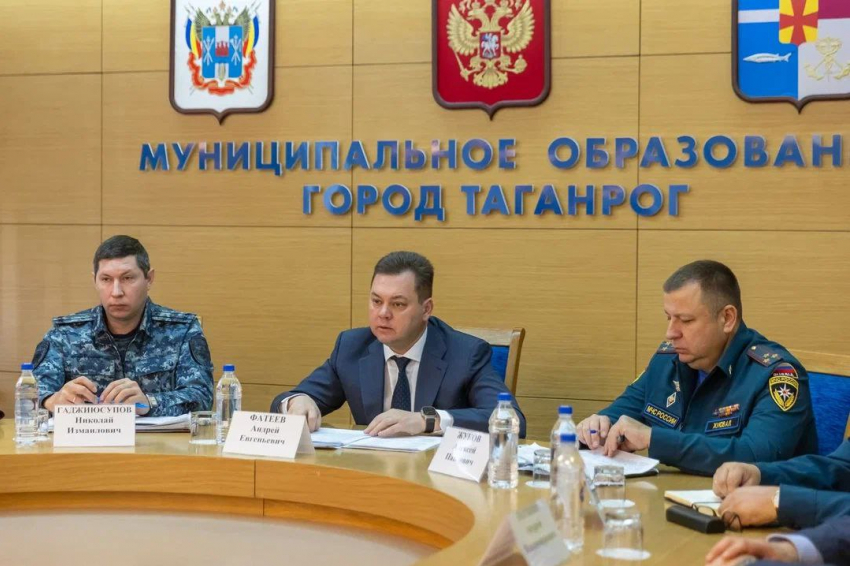 Кибермошенники стали себя выдавать за мэра Таганрога Андрея Фатеева