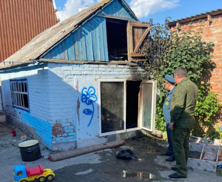 В Ростовской области при пожаре в хозпостройке погибли двое маленьких детей