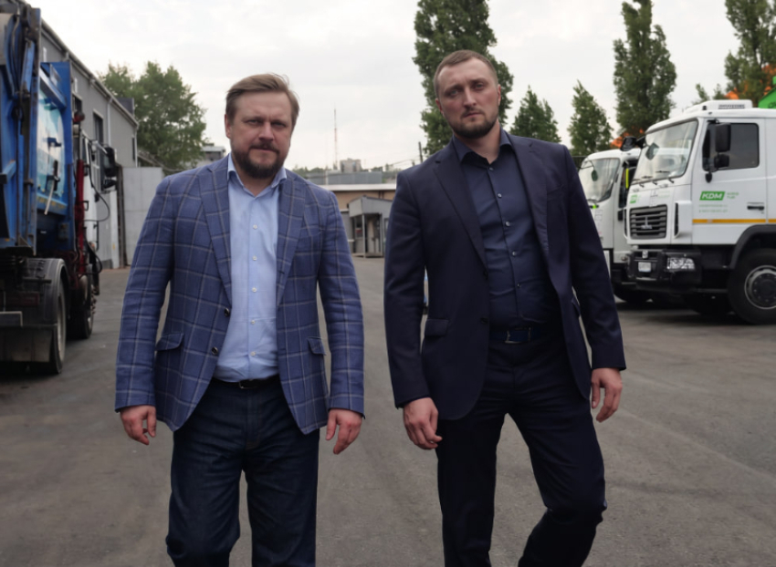 В Ростове ежедневно вывозят более тысячи тонн мусора, но проблемные площадки остаются