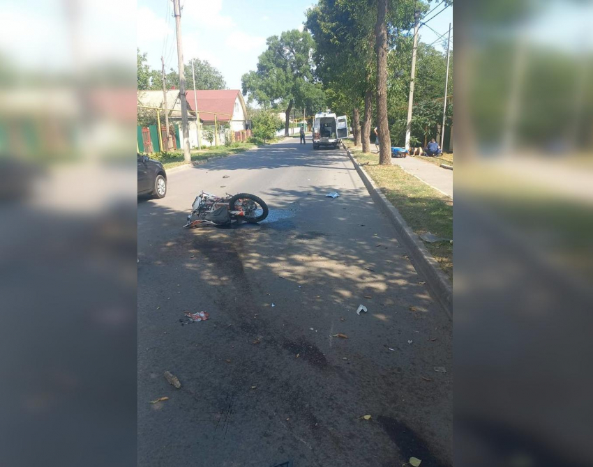 В Ростовской области водитель иномарки сбил подростка на мотоцикле