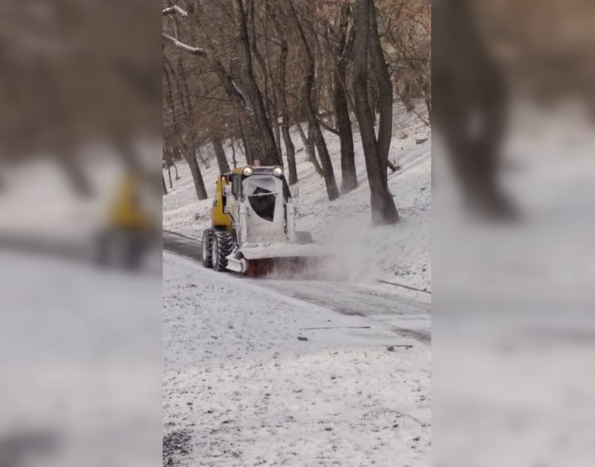 Ростовские власти отчитались об уборке города от снега