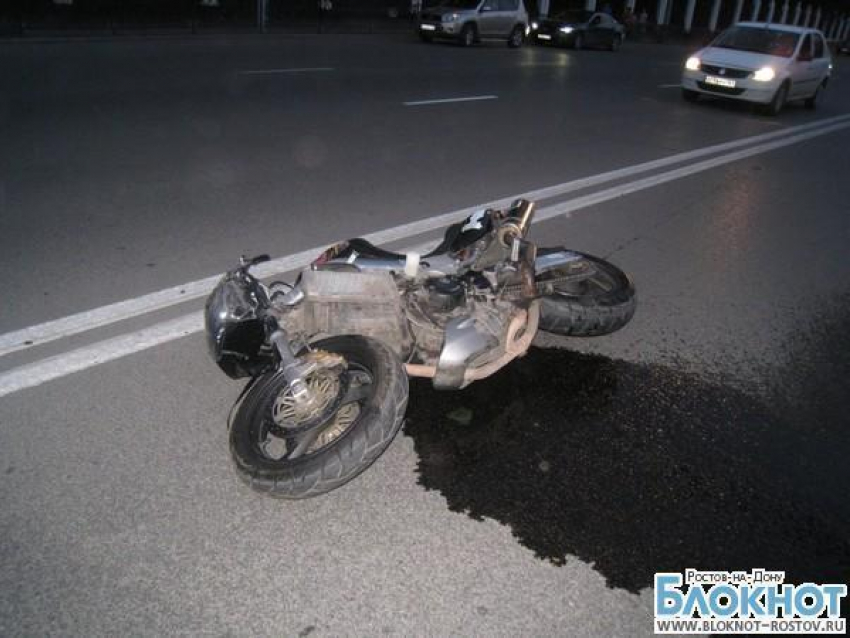 В Ростове в ДТП с «Хондой» и «Фордом Фокусом» погиб мотоциклист. ВИДЕО  