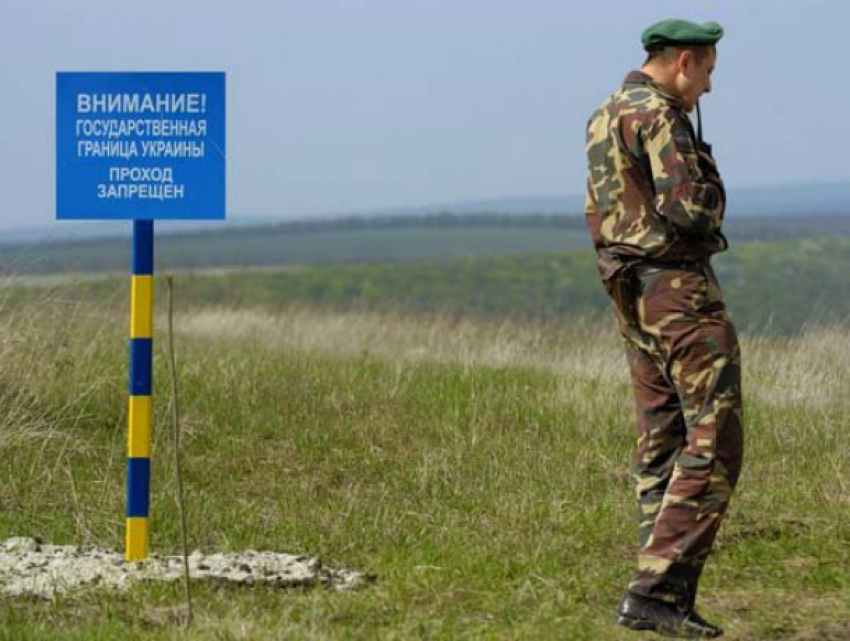 Двое украинских военнослужащих взорвались в километре от границы с Ростовской областью
