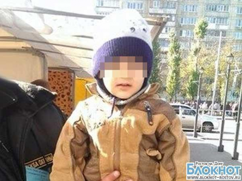 В Ростове охранники ТЦ «Вавилон» нашли на улице потерявшегося ребенка