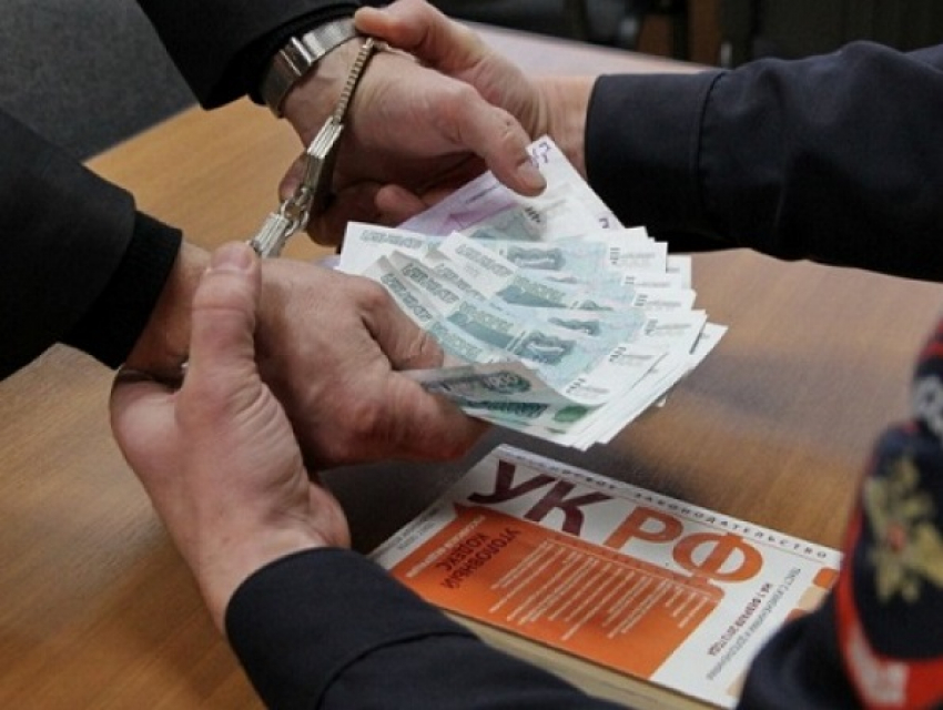  За вымогательство взятки в 250 тысяч рублей следователь полиции пойдет по суд в Ростовской области