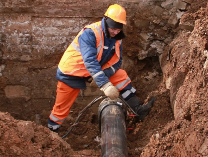 Два микрорайона остались без воды из-за внезапной коммунальной аварии