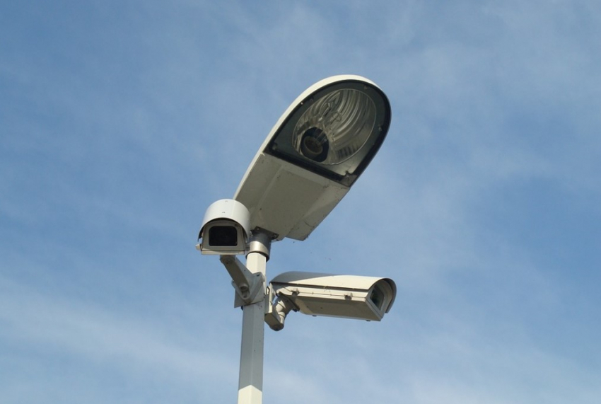 ФАС приостановила закупку уличных зарубежных камер для Ростовской области 