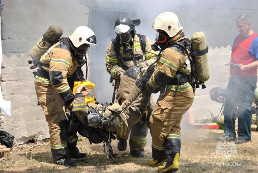 В Ростовской области спасатели помогли более чем пяти тысячам человек в 2025 году
