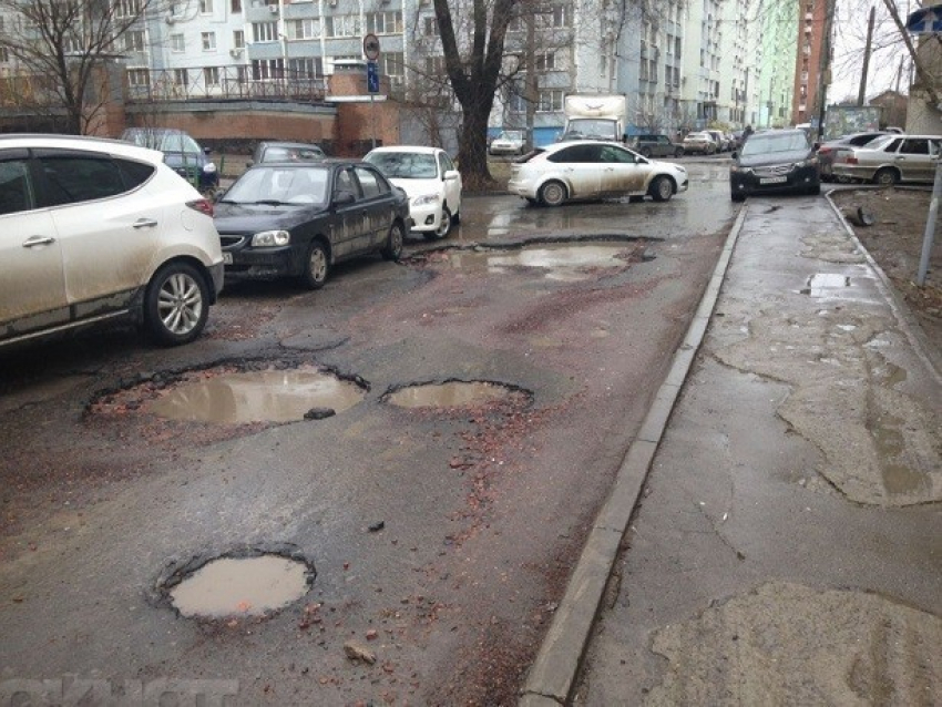 Три причины возмутительного качества дорог Ростовской области назвал губернатор