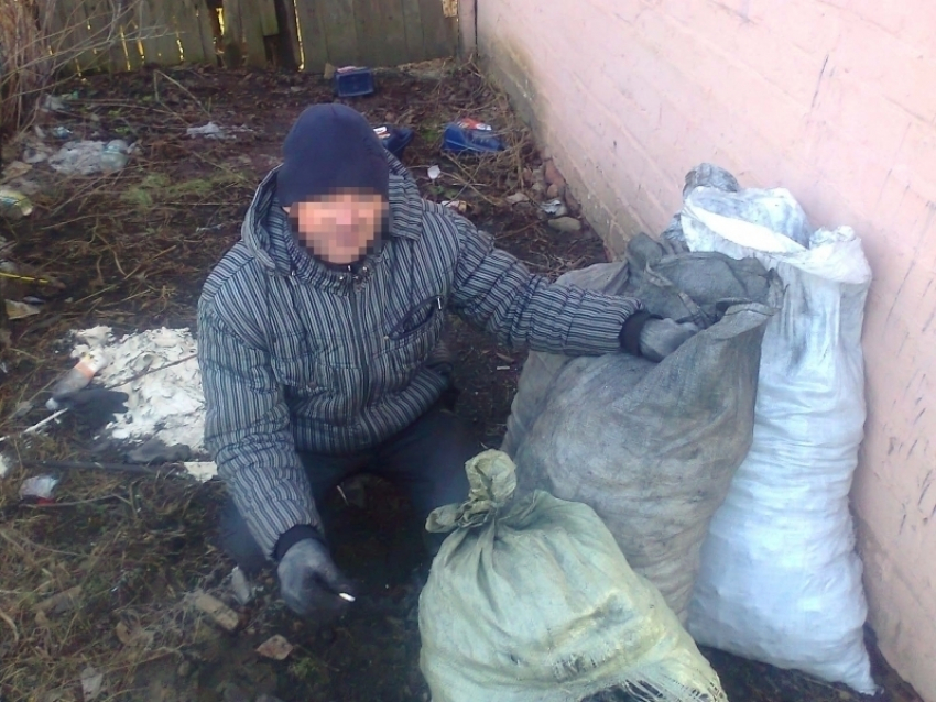 В Ростовской области мужчина украл 300 килограммов угля с товарного поезда 
