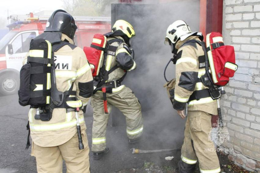 В Ростовской области за сутки ликвидировали 13 техногенных пожаров