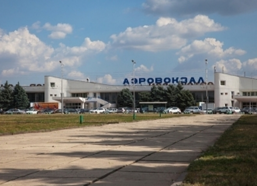 Ростовский аэропорт эвакуировали из-за письма с угрозами обстрела 