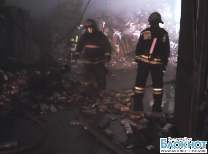  В Ростове ночью сгорел табачный склад на Совхозной