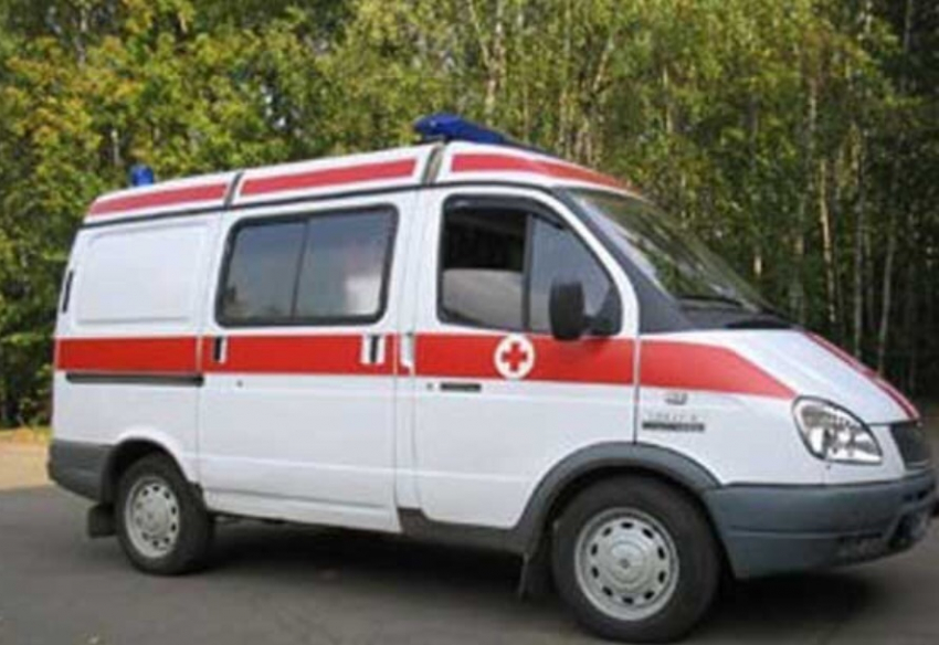 В Ростове 8-летний ребенок вышел из маршрутки и попал под машину