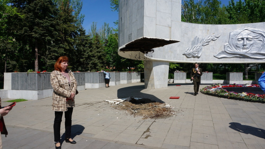 В центре  Ростова обрушилась часть мемориала 
