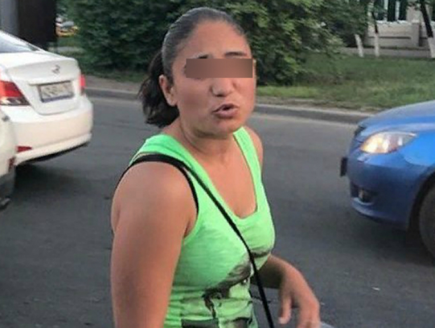 Свидетелями волшебного «исцеления» девушки-калеки стали сердобольные прохожие в Ростове