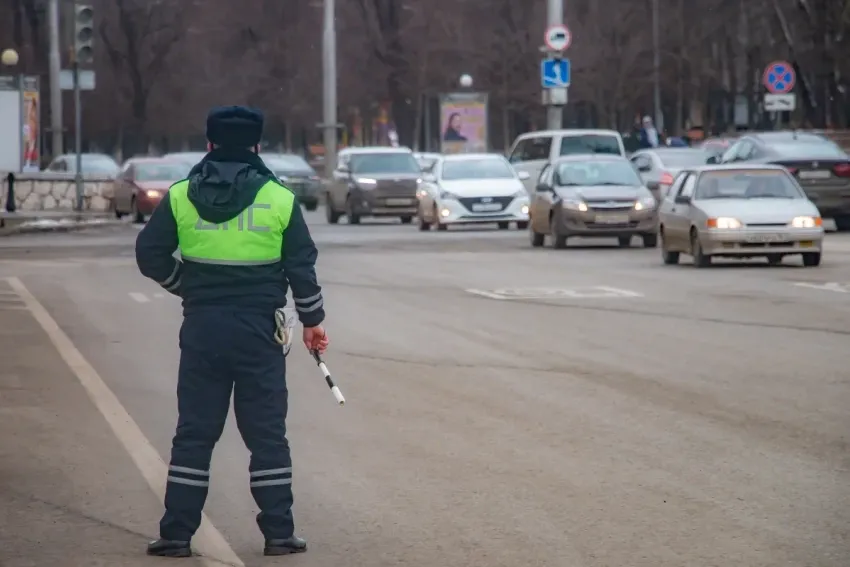 В Ростове против инспекторов ГАИ возбудили уголовное дело за взятку