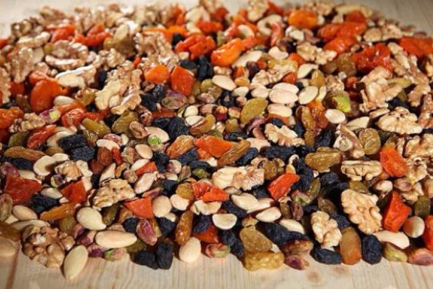 В аэропорту Ростова в ручной клади найдены 6,6 кг сухофруктов и риса 