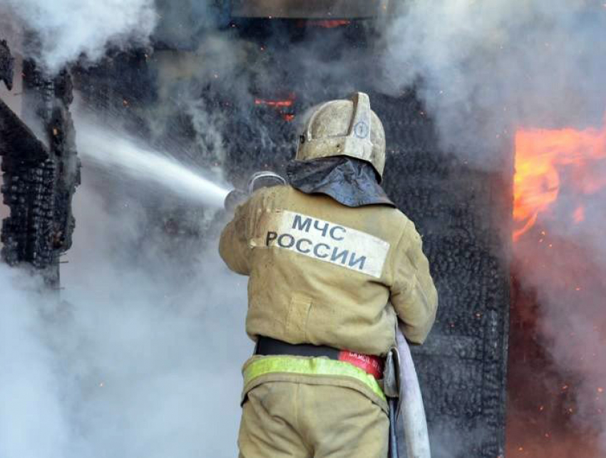 В Советском районе Ростова сгорела баня