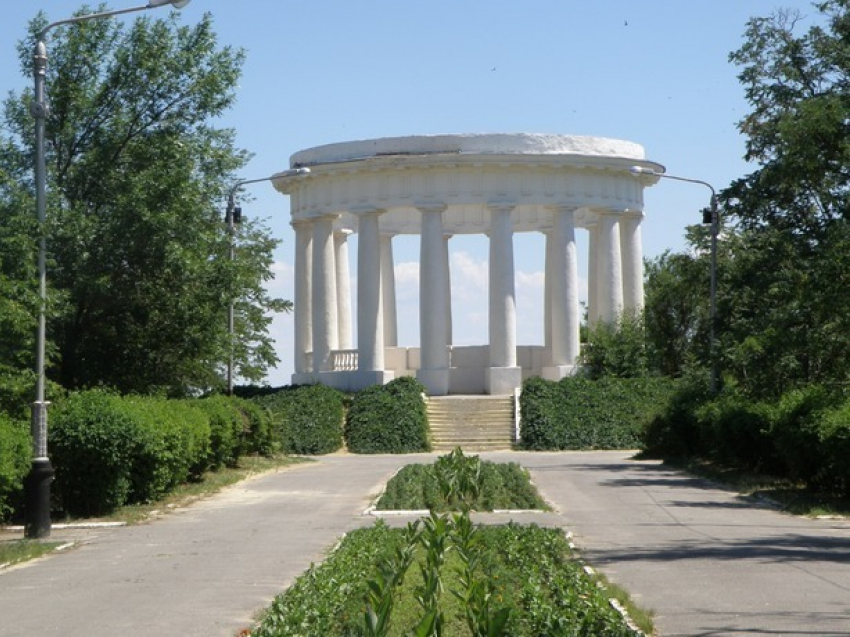 Власти пообещали Приморскому парку в Таганроге «приличный вид» к концу года