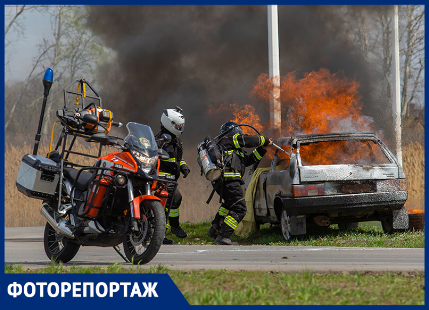 Огонь тушили с помощью вертолета: яркий фоторепортаж с пожарно-тактических учений под Ростовом