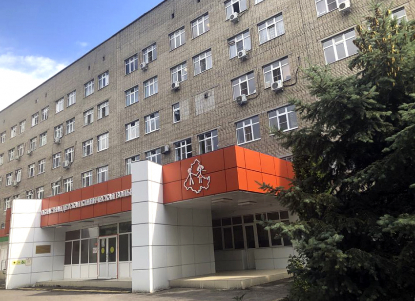 В Ростове врачи спасли 14-летнюю девочку, которая упала с 16 этажа 