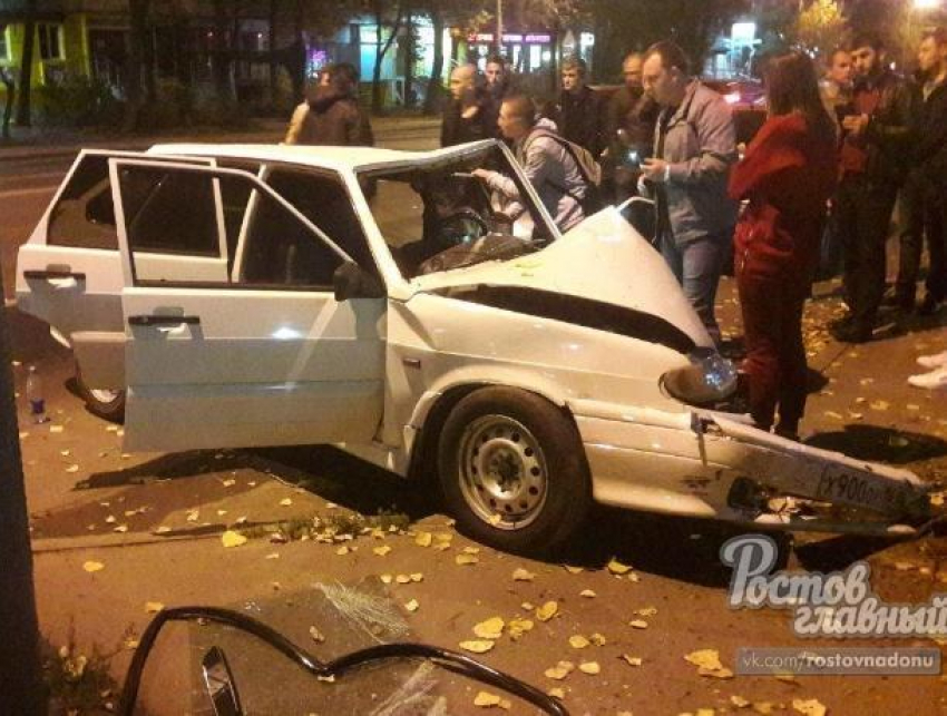 Ночью в центре Ростова погиб водитель ВАЗ