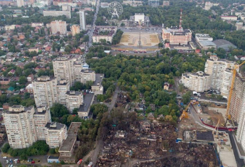 В Ростове на Театральном спуске хотят построить многоуровневые парковки