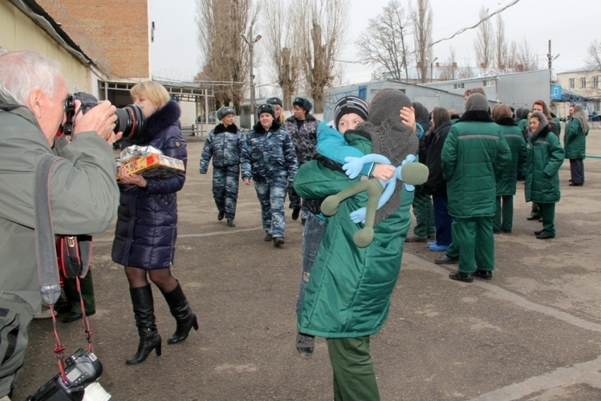 Дети из Ростовской области навестили осужденных мам 