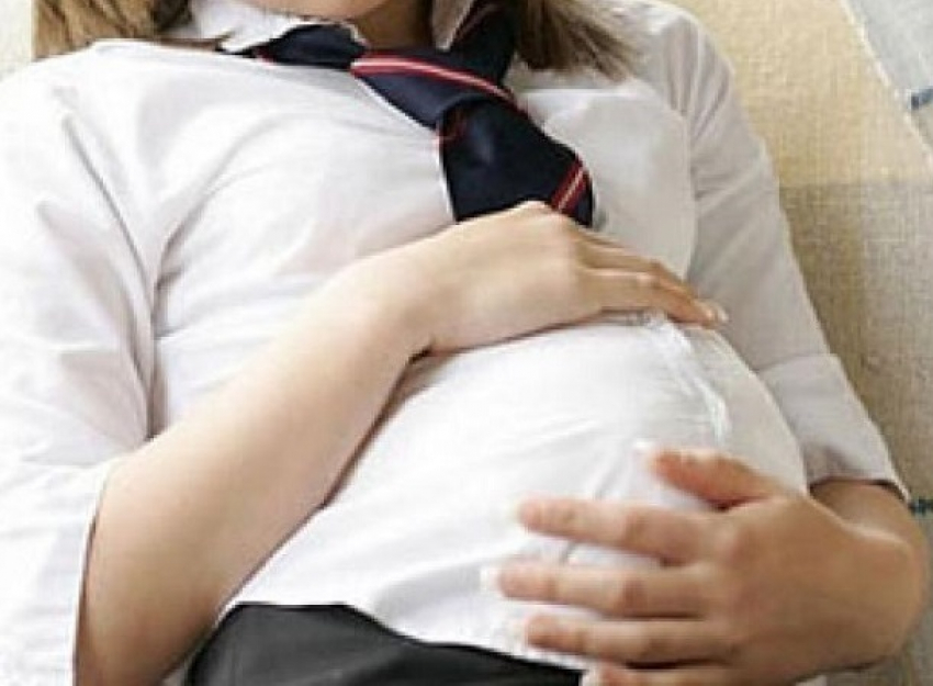 Глубоко беременная школьница сбежала из родильного отделения в Ростове